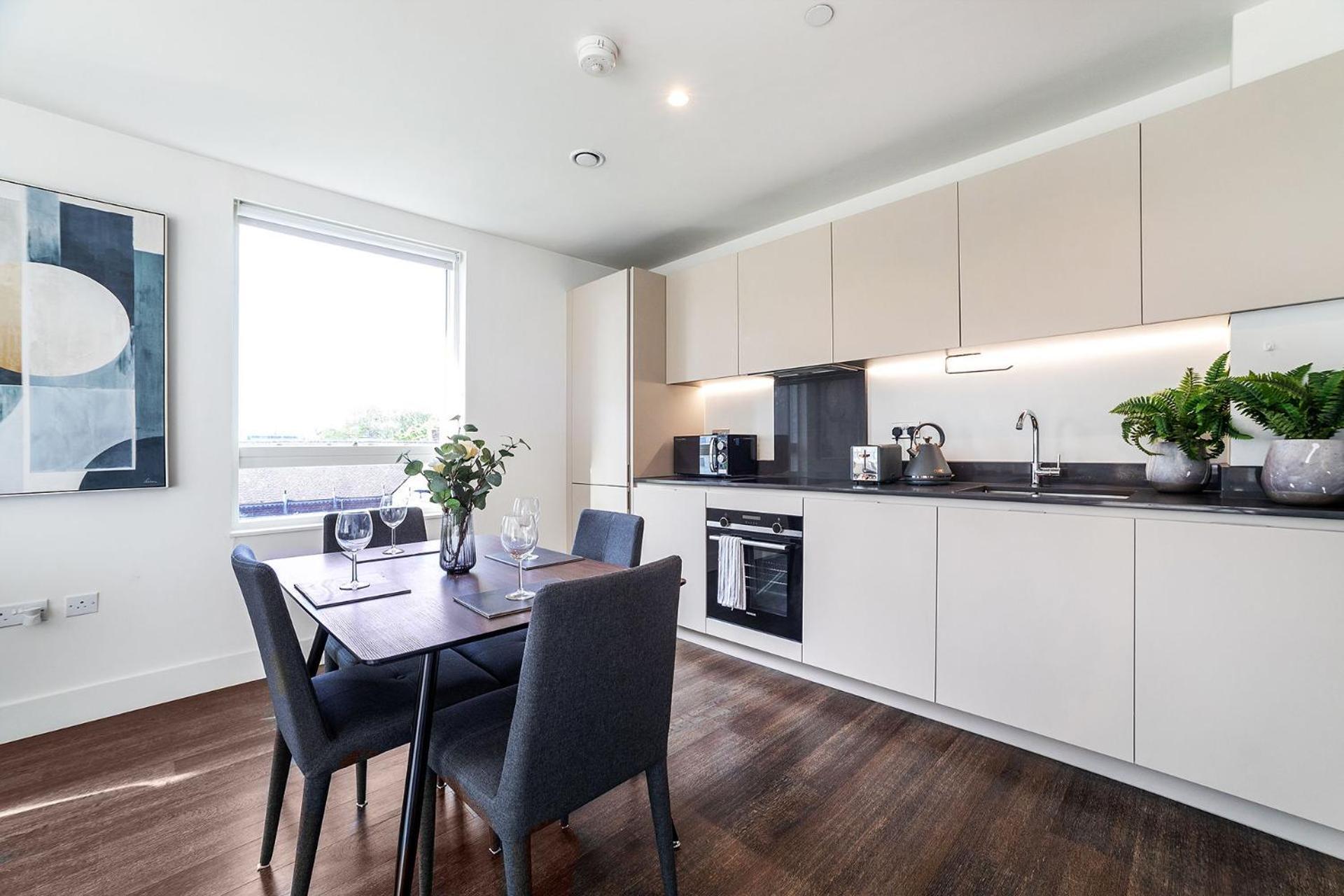 Modern, Stylish, Canalside Penthouse Next To Wembley Stadium! *