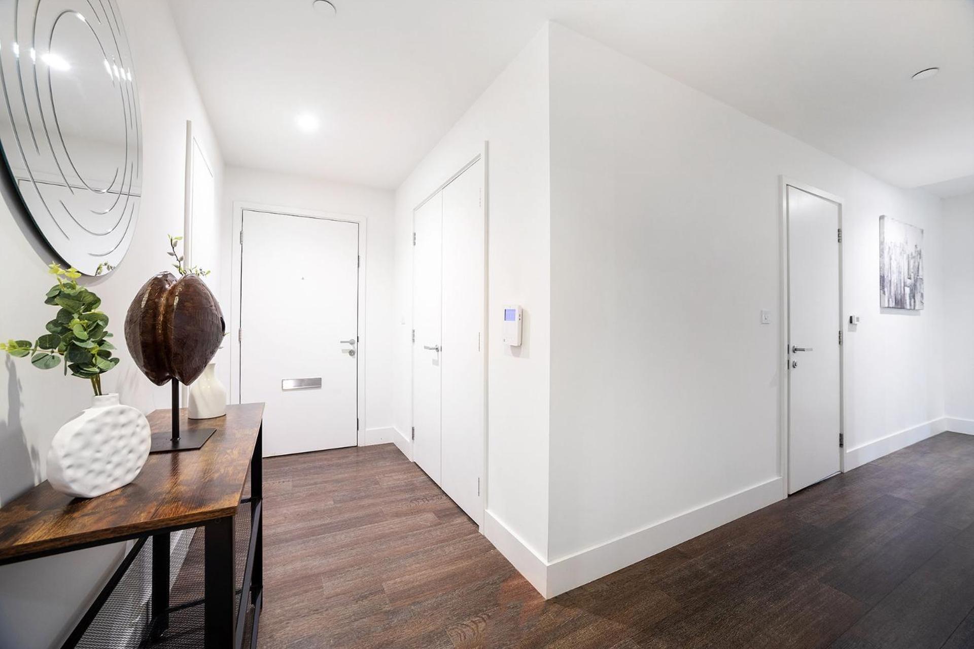 Modern, Stylish, Canalside Penthouse Next To Wembley Stadium! *