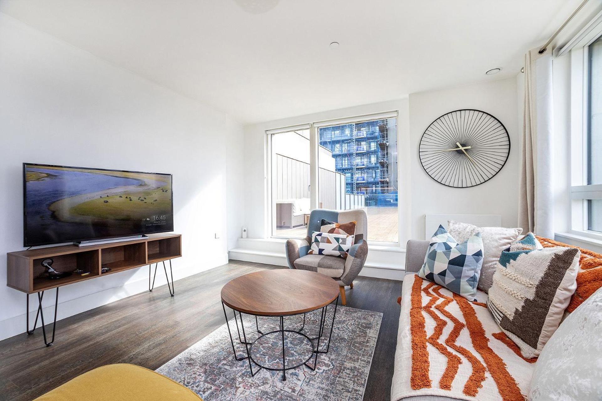 Modern, Stylish, Canalside Penthouse Next To Wembley Stadium!