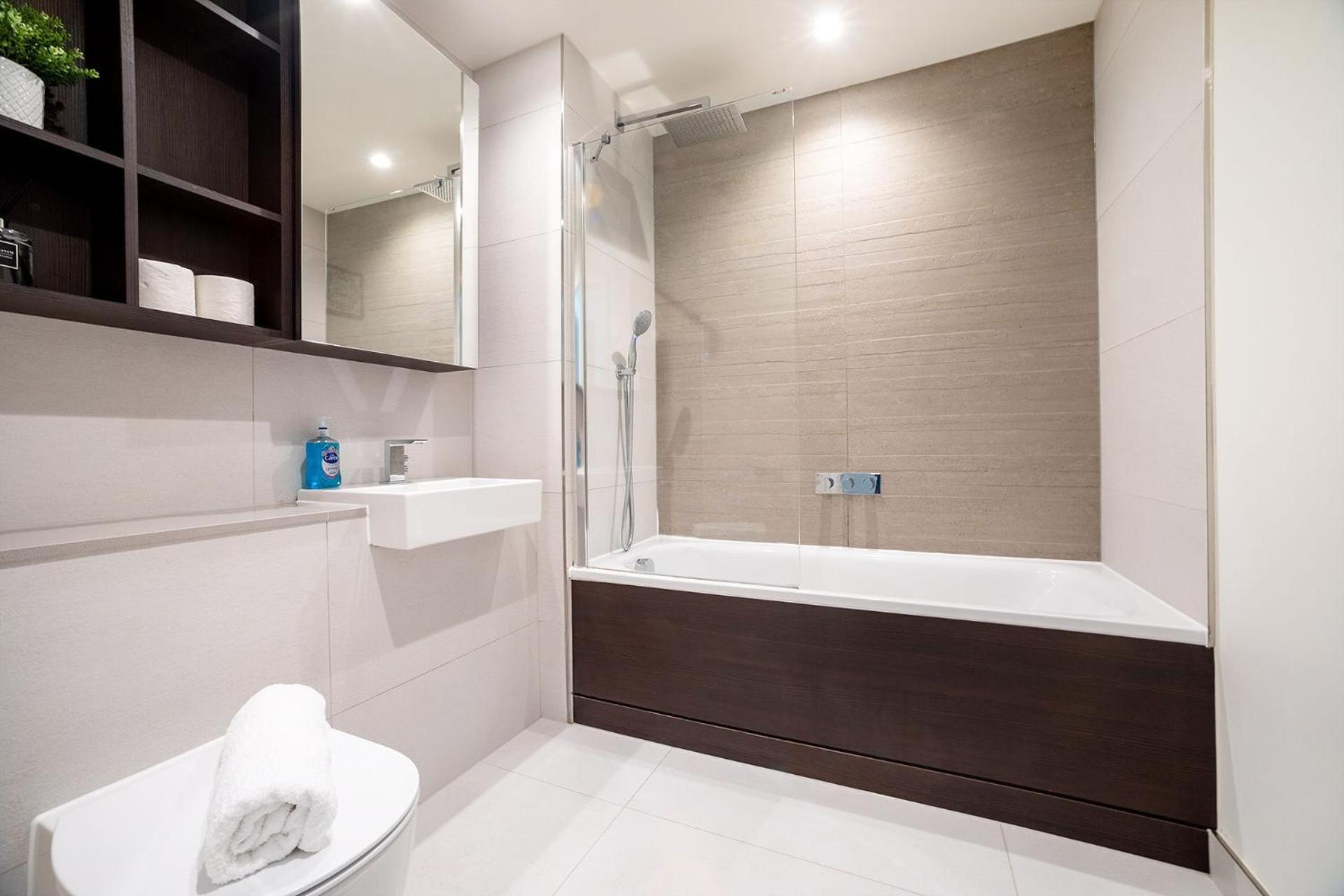 Modern, Stylish, Canalside Penthouse Next To Wembley Stadium!